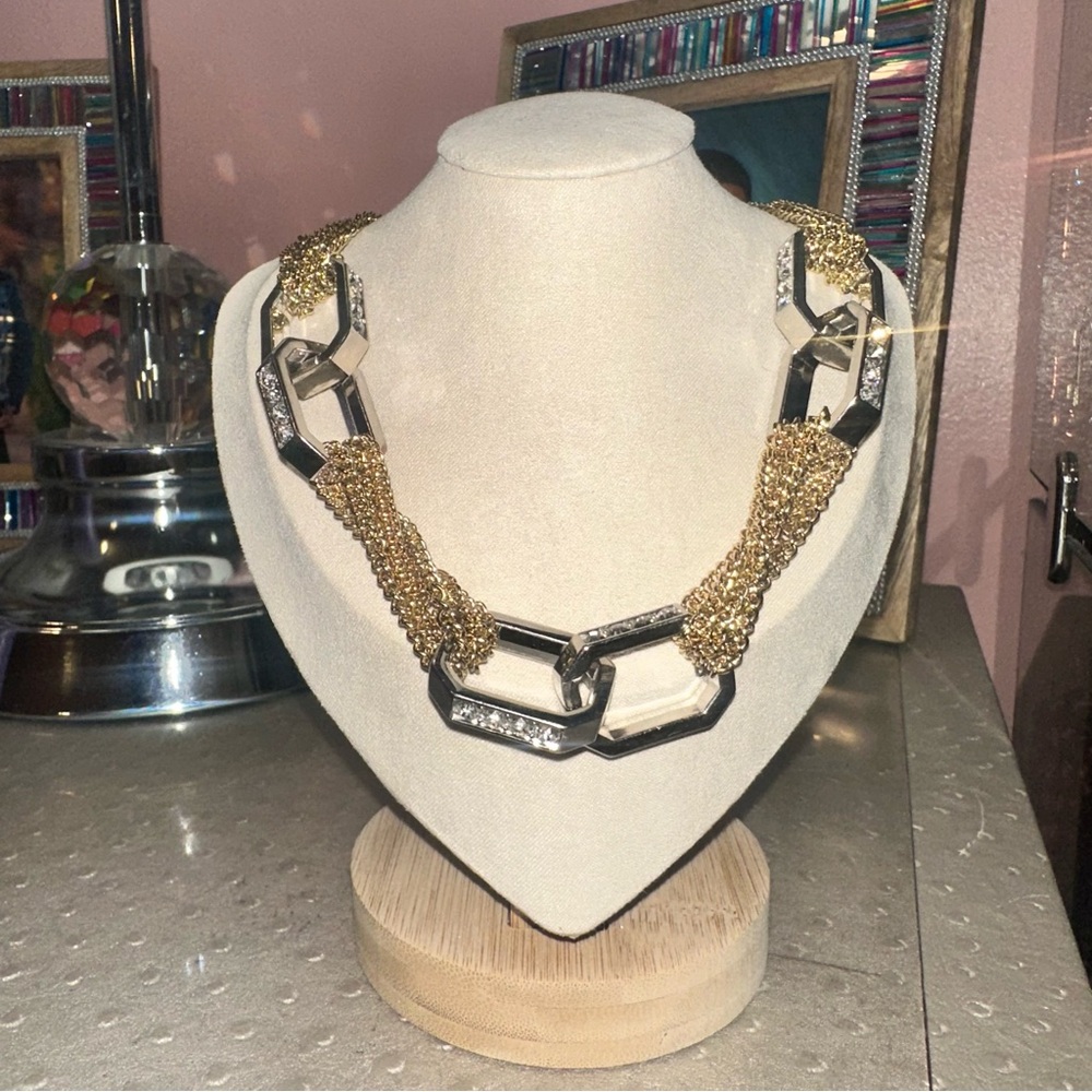 JLo statement chain necklace